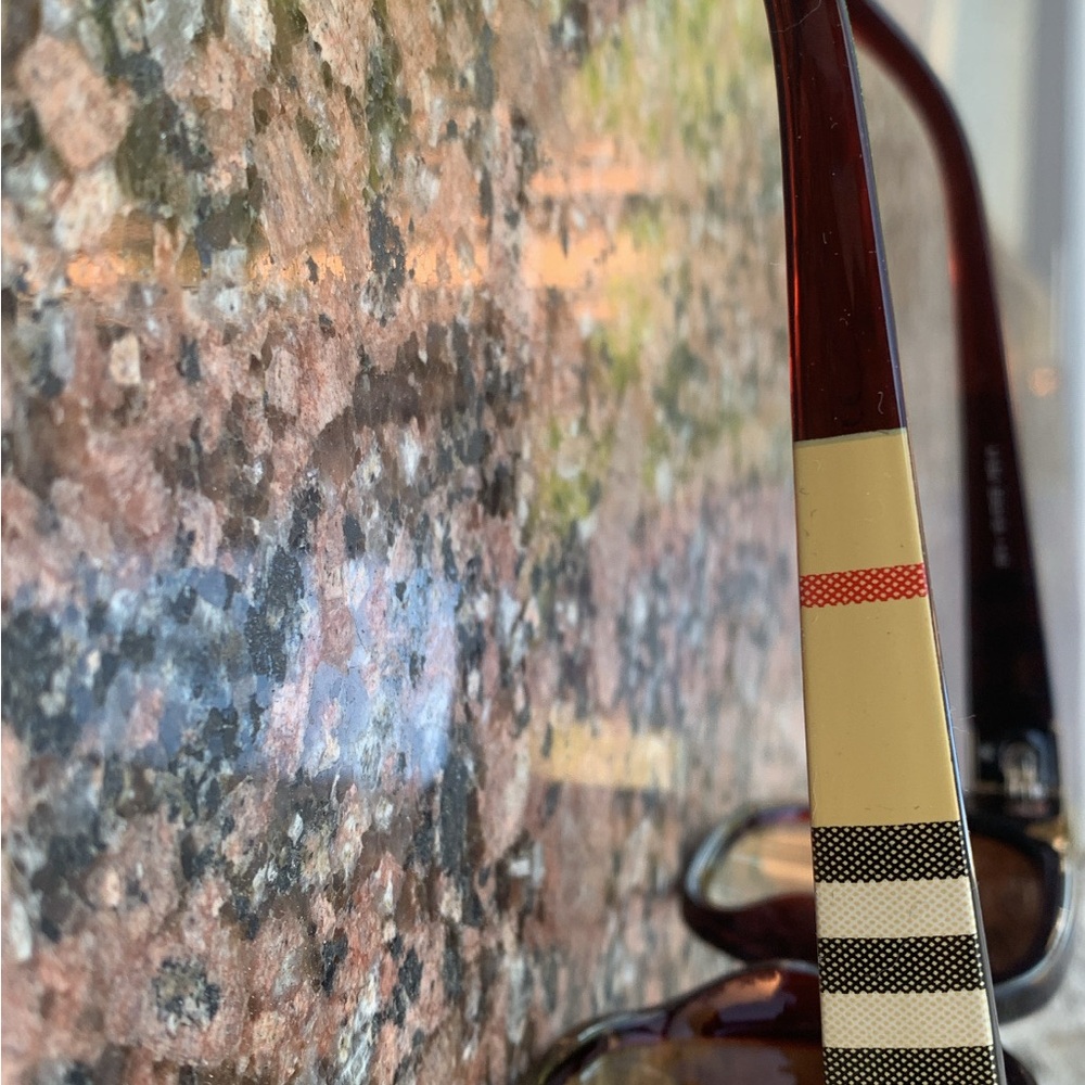 Burberry Black and White Sunglasses Accessories - Picture 3 of 3